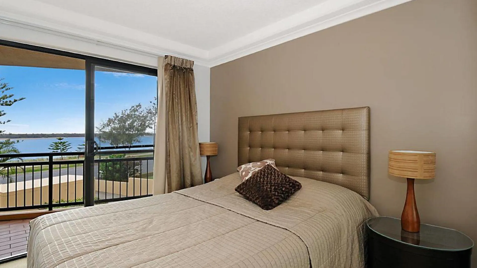 Windsurfer Resort Gold Coast Aparthotel